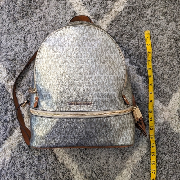NWOT Gold Michael Kors Backpack - Picture 14 of 14